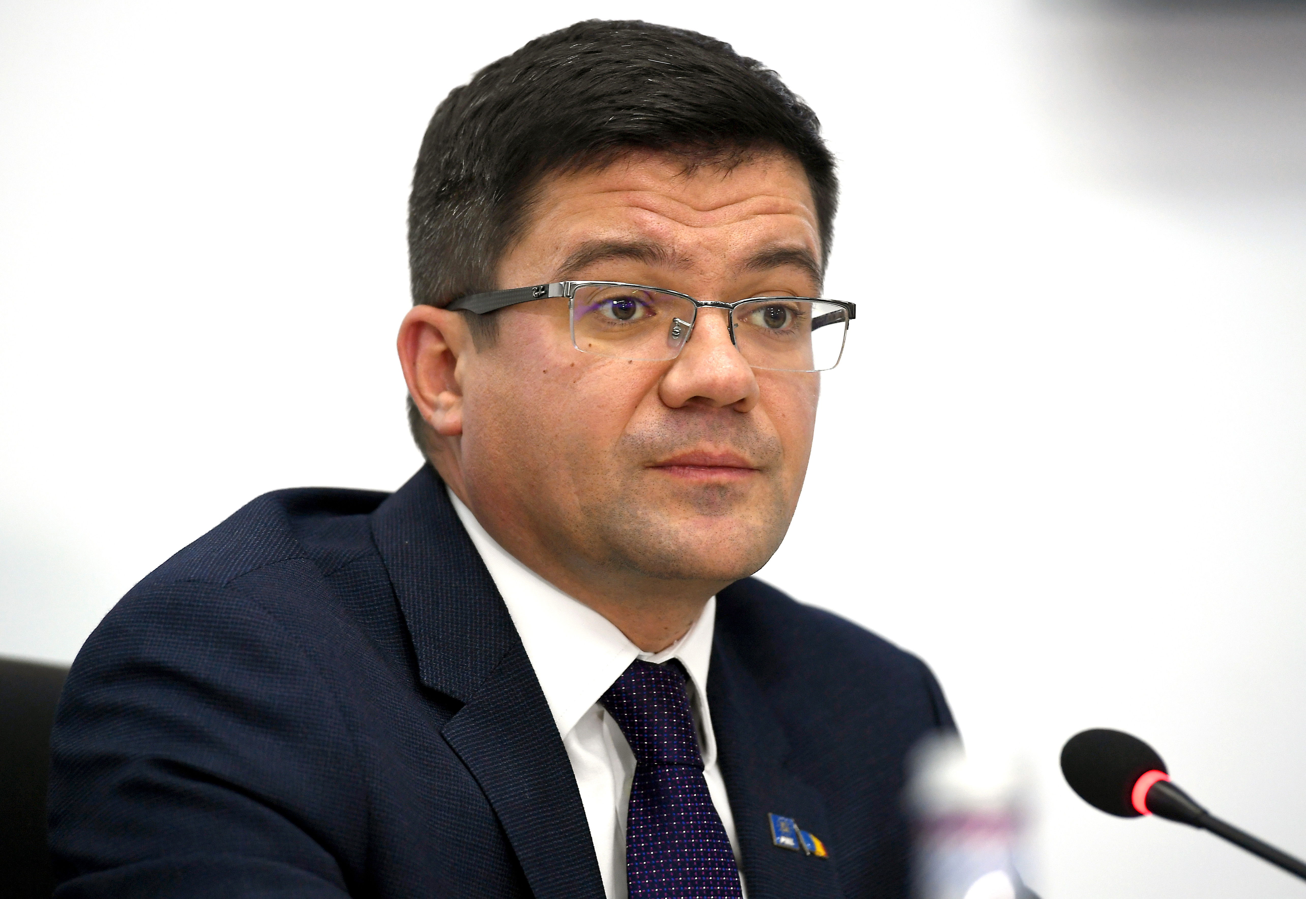 Ministrul Mediului dorește înarmarea pădurarilor și urmărirea transporturilor prin GPS