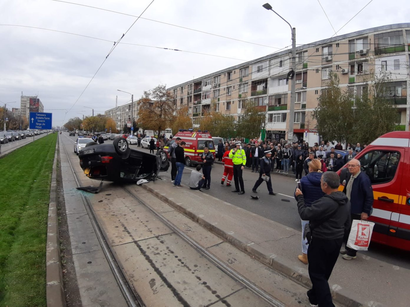 Pietoni accidentați într-un scuar de un șofer care a tras de volan, într-o intersecție din Craiova