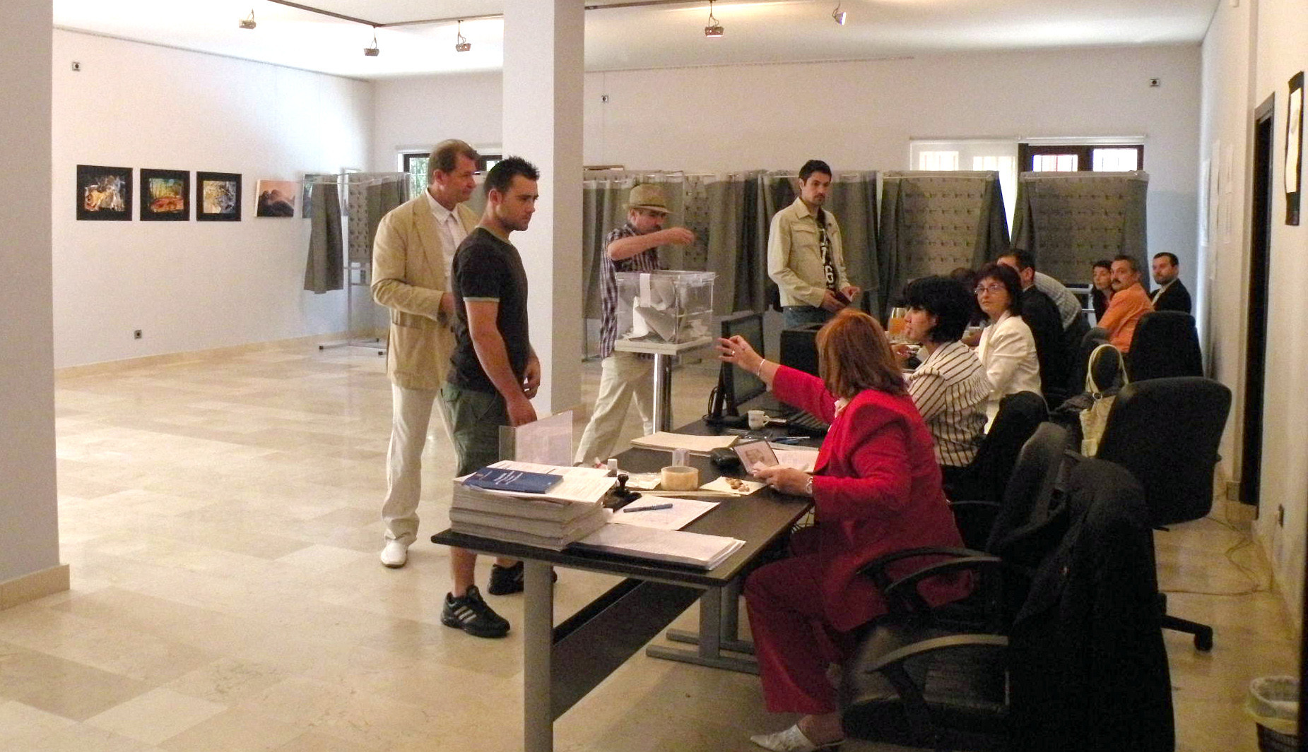 Alegeri Prezidențiale 2019. Cum a decurs prima zi de vot în diaspora