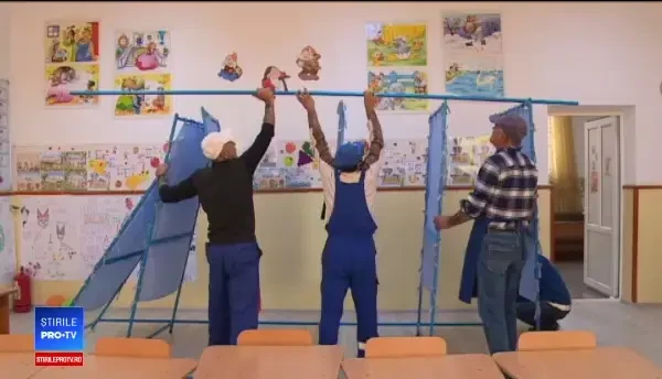 Secțiile de votare, amenajate, vineri, în școli și grădinițe