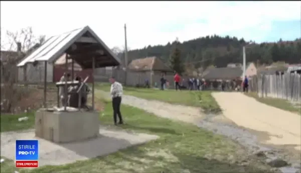 Un fost primar din județul Brașov, acuzat că plătea copii sărmani pentru a-i abuza