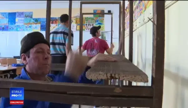 Alegeri prezidențiale 2019. Cum sunt desemnaţi şi câţi bani iau şefii secţiilor de votare