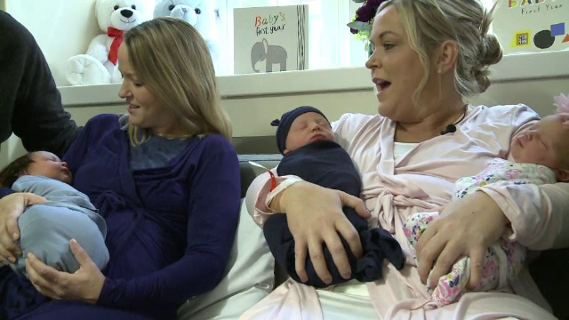 Două surori gemene au născut în aceeași zi. Operațiile au fost făcute de același medic