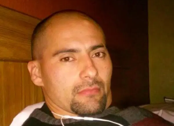 Un câine a fost lovit atât de tare de stăpân încât i-a "explodat" inima