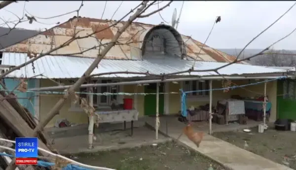 Clipe de groază pentru o bătrână din Vaslui. A fost legată, bătută și violată de un tânăr