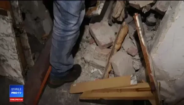 Prăpăd în Tulcea. O explozie puternică a distrus din temelii un bloc de garsoniere