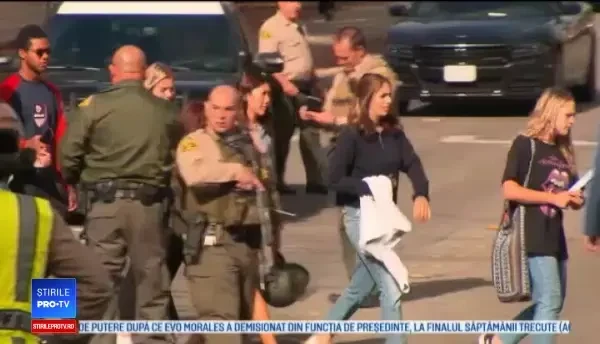 Atac armat într-un liceu din California. Mai multe persoane au fost împușcate de un elev