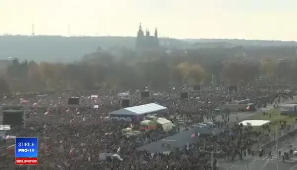Peste 200.000 de persoane au protestat la Praga şi au cerut demisia premierului Andrej Babis