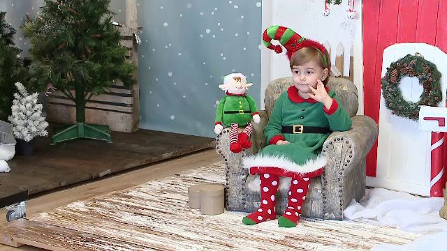 Tot mai mulți români cumpără ședințe foto de Crăciun în studiouri speciale. Cât costă