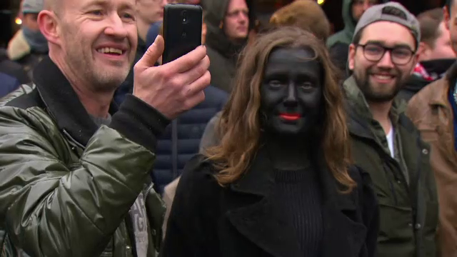 O tradiție de iarnă este considerată rasistă în Olanda. Cine este ”Pit cel negru”