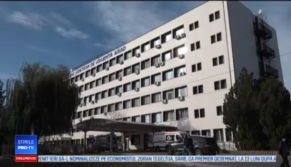 Drama unei fetițe din Arad, obligată să stea în spital deși s-a vindecat după un incendiu