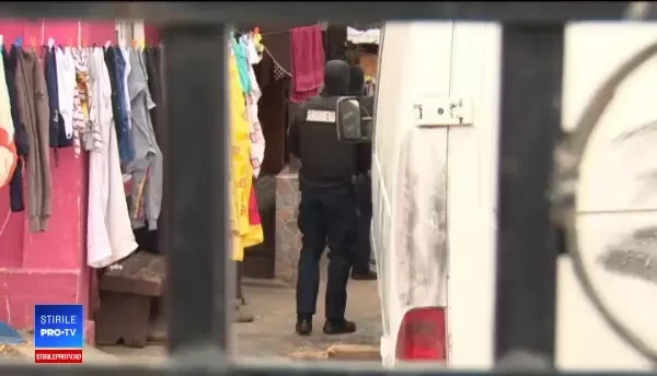 Filmul conflictului dintre polițiști și clanul din Vâlcea. De ce i-a blestemat mama agresorilor