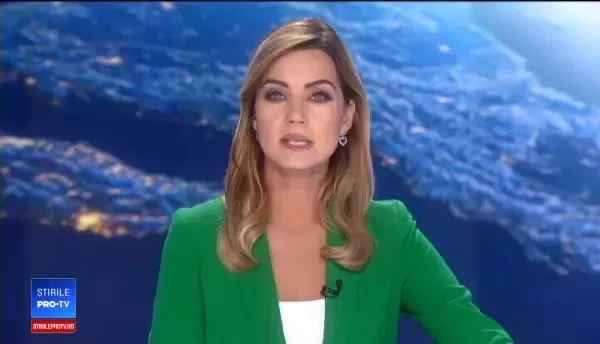 Gheață albastră descoperită în curtea unei familii din Iași. Explicaţia este dezgustătoare