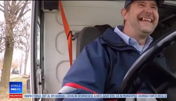 Cazul inedit al poștașului chinuit zilnic de un curcan. Cum se apără acesta