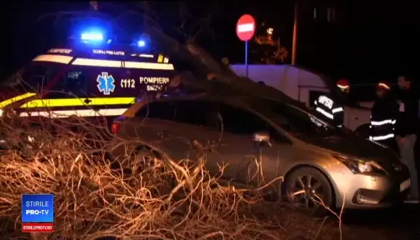 Primele incidente din cauza valului de aer rece. Zonele acoperite de zăpadă