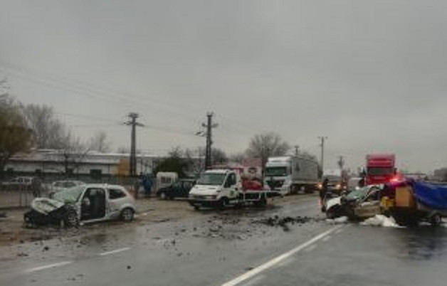 Accident extrem de grav pe centura oraşului Focşani. Doi morţi şi 4 răniţi
