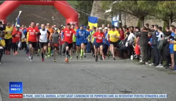 Zeci de vârstnici au alergat la Crosul Unirii. Un cuplu i-a emoționat pe organizatori