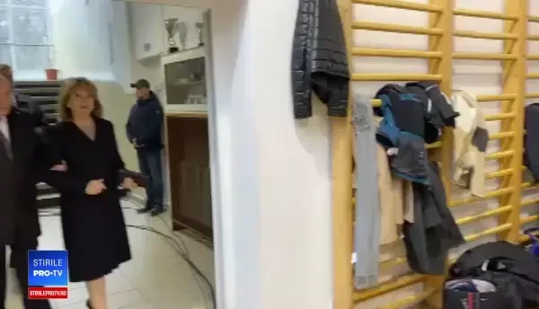 Alegeri prezidențiale 2019. Băsescu: „Dacă vrei democrație, apăr-o!”