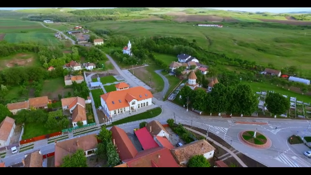 Comuna din România declarată "smart village". Toţi sătenii au carduri speciale