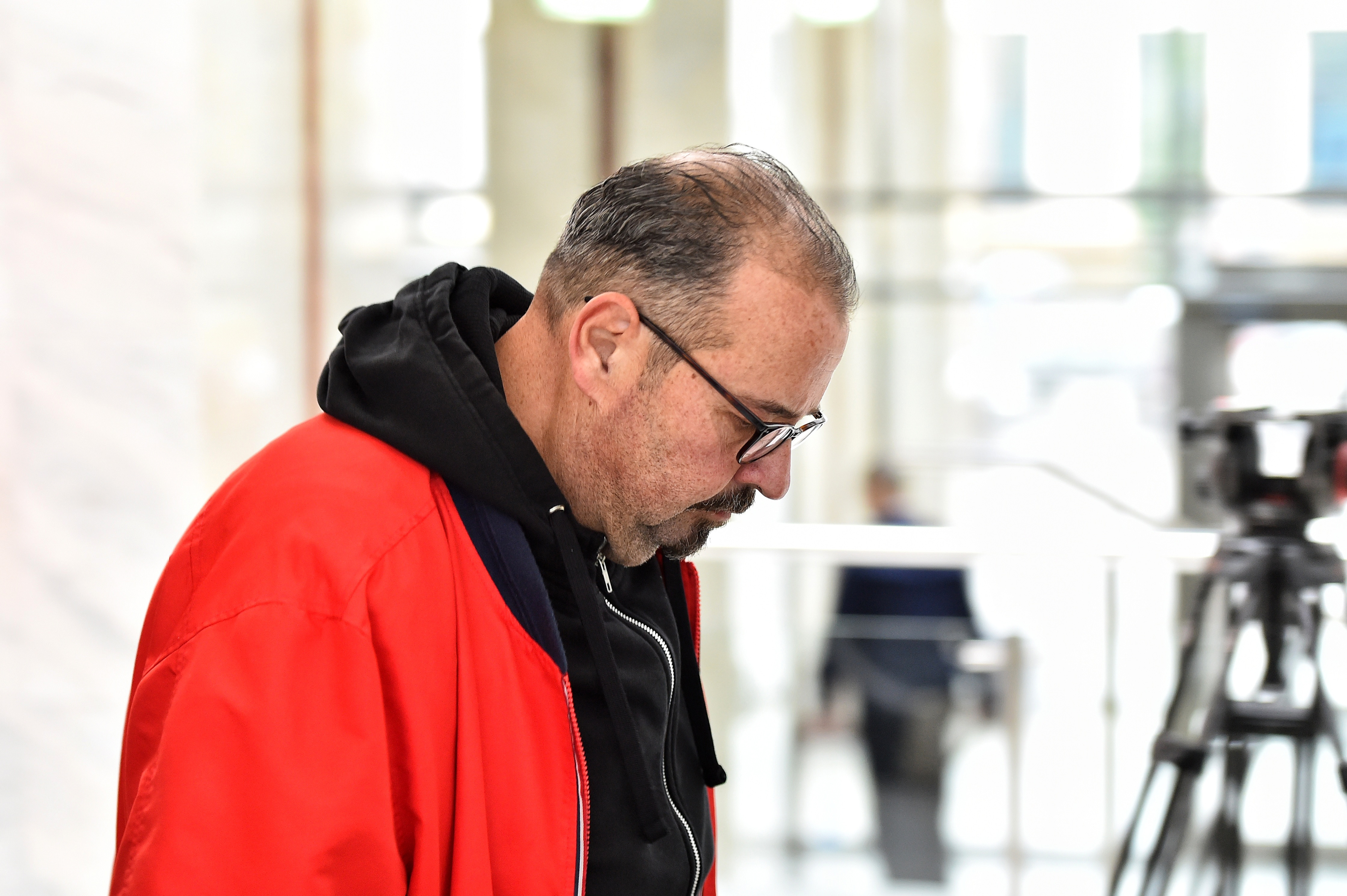 Piedone, luat de DNA de pe Aeroportul Otopeni. Era în avionul vizat de o alertă cu bombă