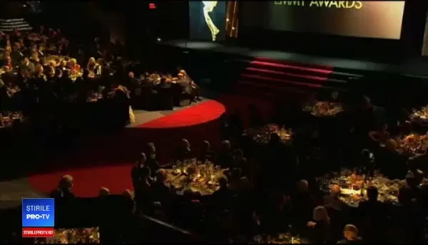 Gafă uriașă la decernarea premiilor Emmy: "Mi-au dat un plic şi am citit numele"