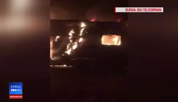 Două vagoane ale unui tren de călători, distruse de un incendiu, în Teleorman