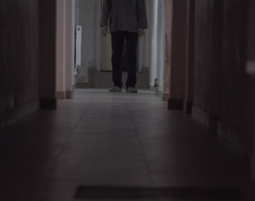 Situație dramatică într-un centru de reabilitare din Urlați. Bolnavi psihic, izolați într-o debara