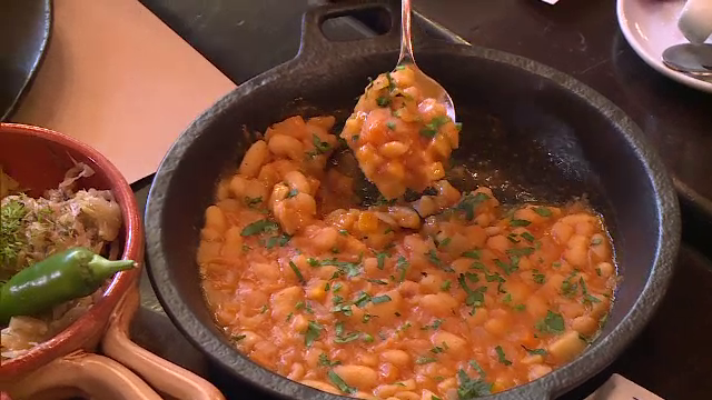 De 1 Decembrie mâncăm fasole cu ciolan din import. 80% din fasole vine din Africa și America