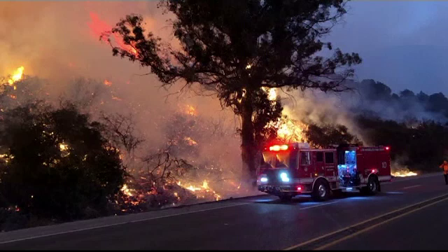Un nou incendiu de vegetație face ravagii în California. 5.000 de persoane au fost evacuate