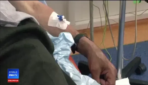 Un bărbat din Iași a făcut botulism după ce a mâncare o conservă făcută în casă