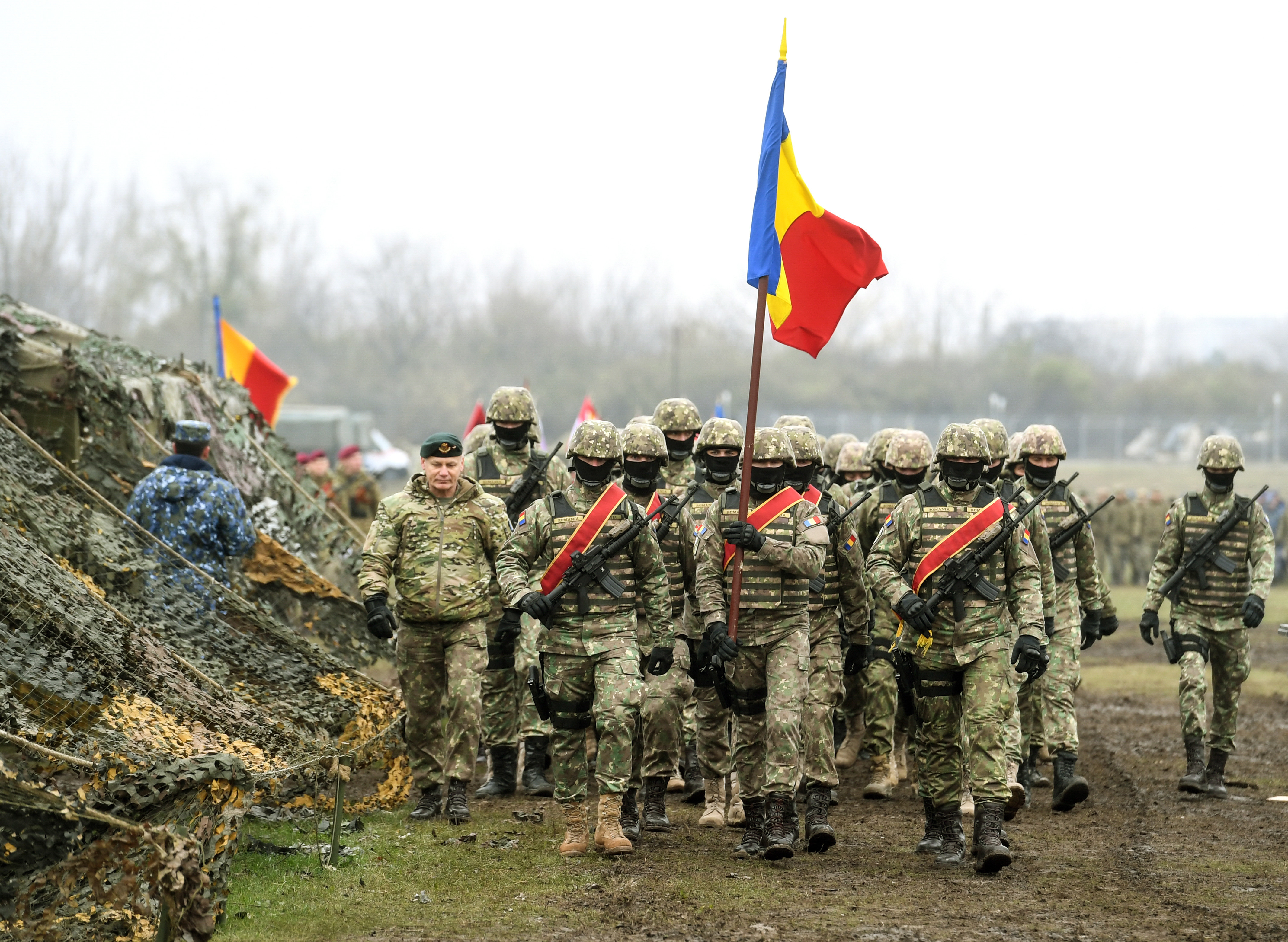 Repetiții pentru Parada militara de 1 decembrie din București - 1