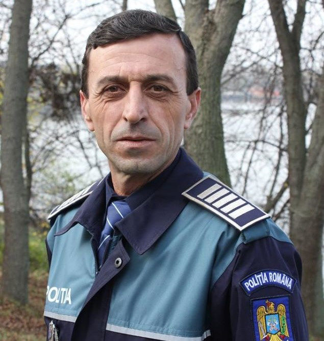 Polițistul care a urmărit 4 hoți cu soția în mașină, deși era în timpul liber. Cum s-a terminat totul