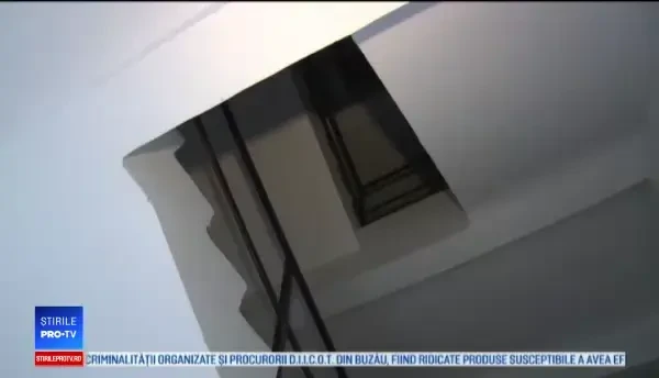 Fost militar în Irak, găsit mort într-o baltă de sânge într-un bloc din Dâmbovița