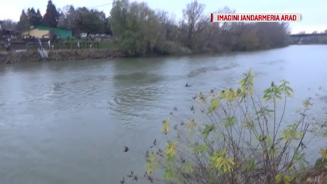 O femeie a încercat să se sinucidă, sărind în râul Mureș. Născuse în urmă cu doar o săptămână