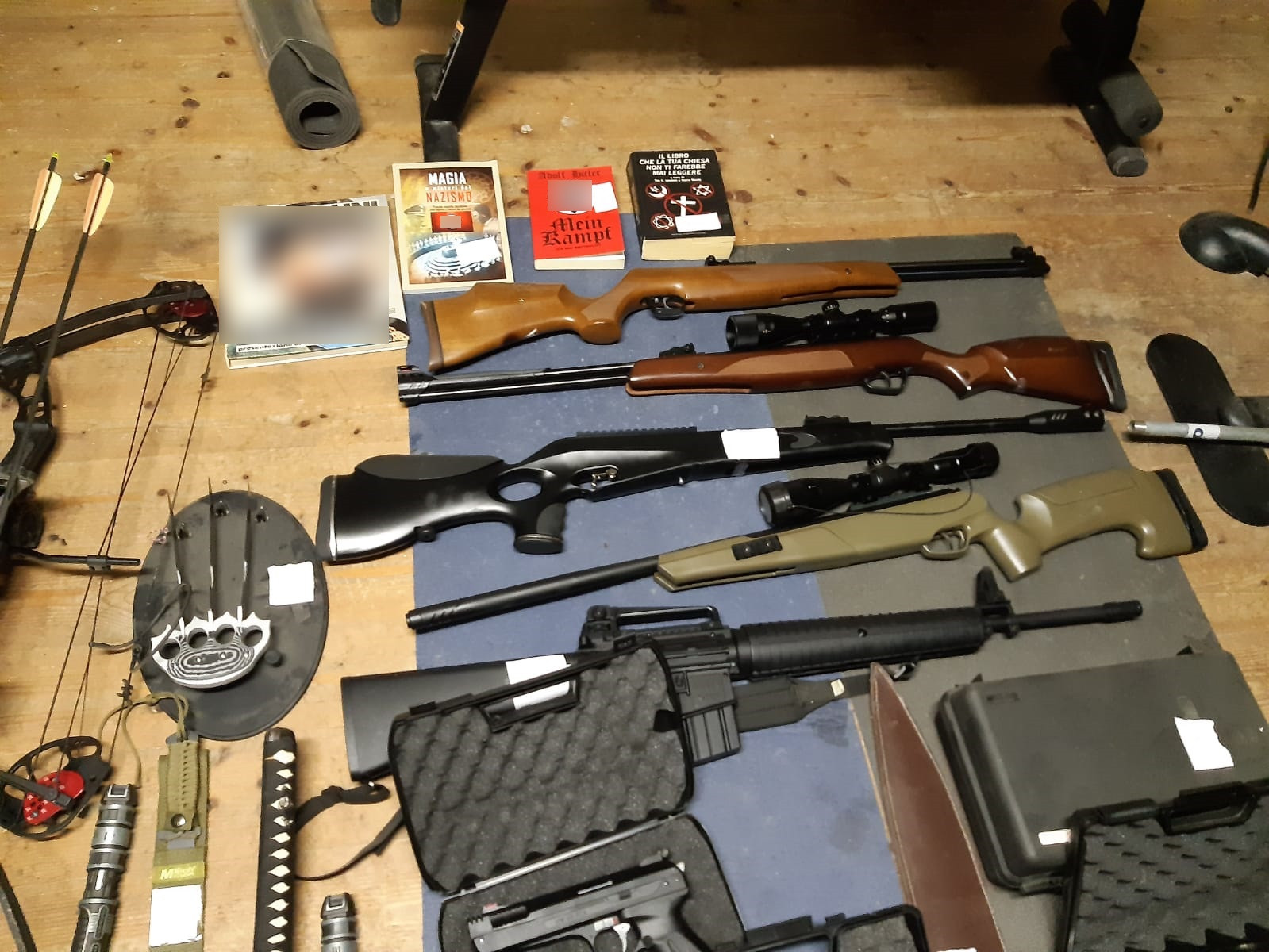 Complot pentru formarea unui nou partid nazist, dejucat în Italia. Ce făceau membrii