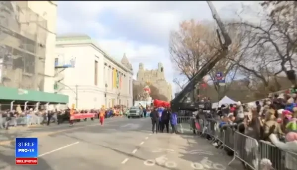 Paradă spectaculoasă de Ziua Recunoștinței la New York. Cum au petrecut miile de americani