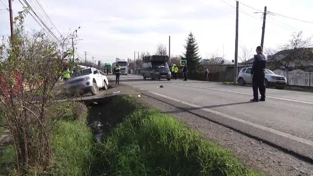 Două femei care mergeau să-și ia copiii de la grădiniță, lovite de o mașină în Dâmbovița