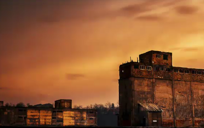 De la comunism la capitalism: leul se depreciază de 7 ori, inflație de 300%, marile uzine ajung la fier vechi