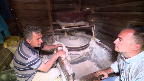 1 Decembrie - Radu Trifan