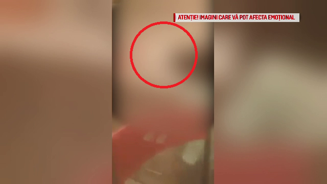 Imagini revoltătoare în Neamț. O femeie și-a bătut fetița de 5 ani cu o mătură