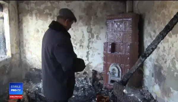 Scene de groază în Dâmbovița. O femeie imobilizată la pat a murit în casa mistuită de flăcări