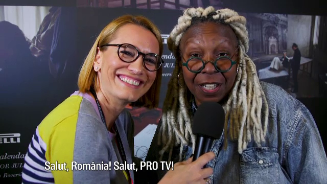 Andreea Esca, de vorbă cu actrița Whoopi Goldberg la lansarea calendarului Pirelli: "Dragostea e fantastică"