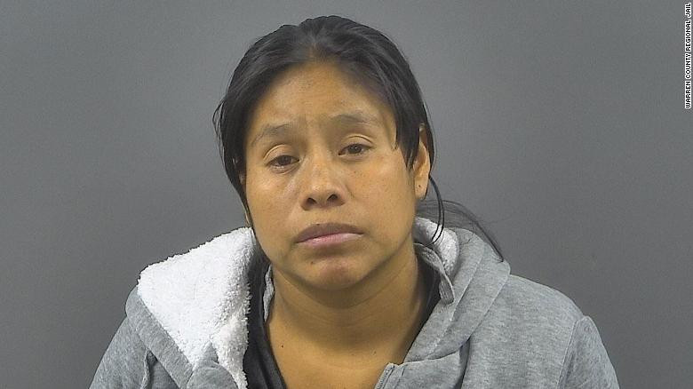 O femeie a fost arestată după ce a încercat să își vândă copilul. Ce sumă cerea în schimb