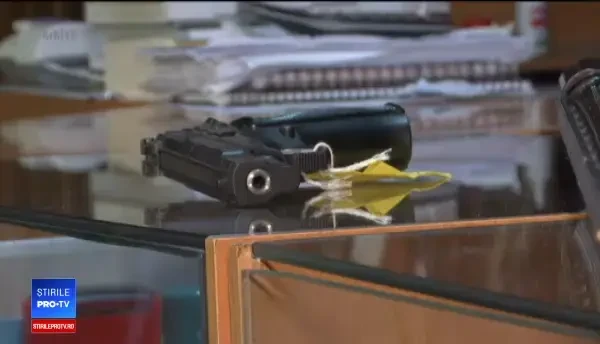 Numele lui Fifor apare în dosarul permiselor de port-armă eliberate ilegal în Caraş-Severin