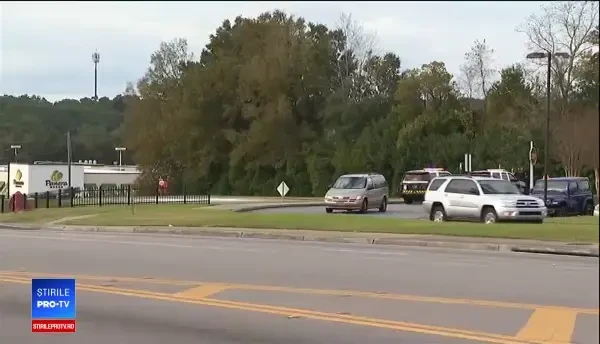 Atac armat la baza aeronavală Pensacola din SUA. Atacatorul a fost împușcat