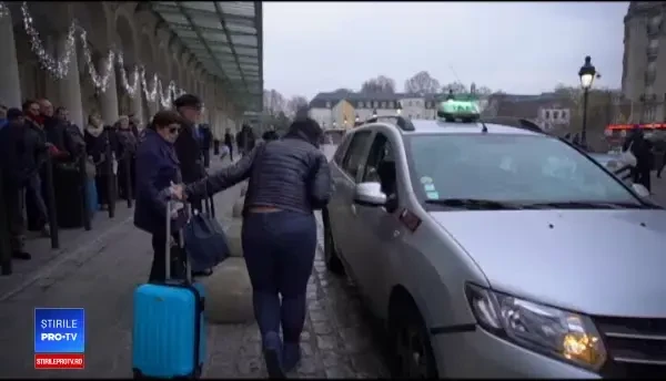 A doua zi de grevă generală în Franța. Marile orașe sunt paralizate complet