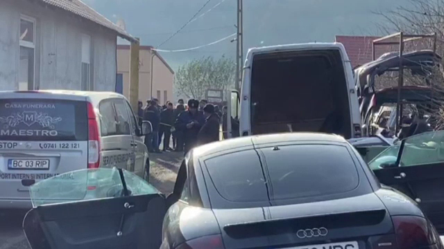 Un tânăr şi iubita lui, găsiţi morţi în maşină. Ce ar fi făcut în ultimele clipe de viaţă