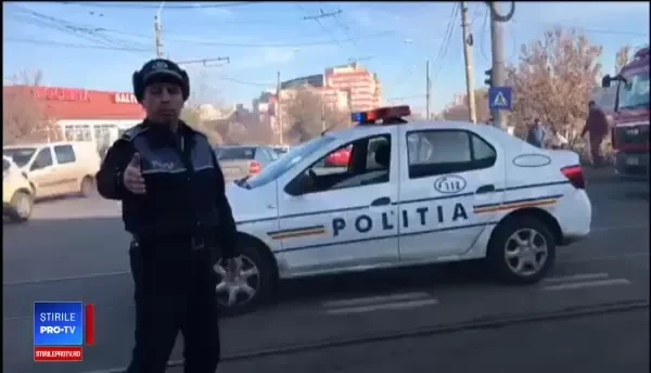 Mașini aruncate una peste alta după o explozie în Galați, în locul unei foste benzinării