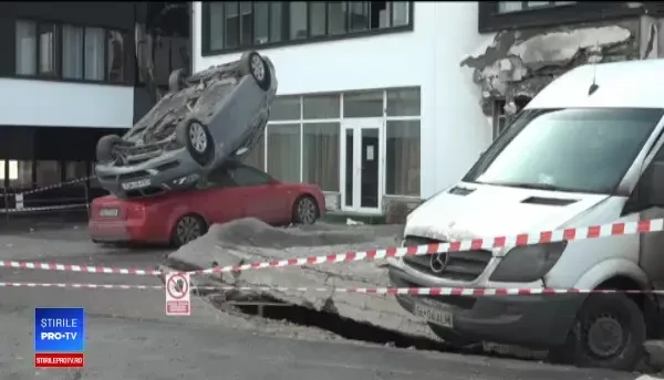 ANIMAȚIE GRAFICĂ. Cum s-a produs explozia care a aruncat în aer 4 mașini, la Galați