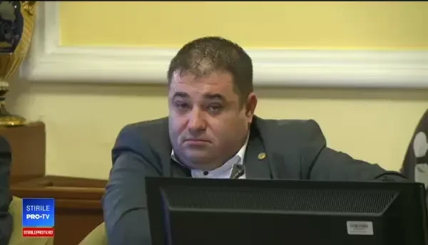 Scandal în Parlament pe tema anulării pensiilor speciale. "Nici comuniștii nu au băgat așa mâna în buzunar”